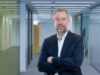 Porträt Mann im Anzug, Bart, kurze Haare, es ist Anders Nordén, General Manager Astellas Pharma Germany