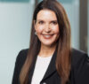 Ein Porträt von Andrea Biebl, CEO von MWO Health – a brand of dentsu X & President von iProspect & dentsu X