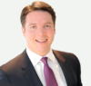 Florian Schnappauf lebt in München und ist dort seit viereinhalb Jahren für Veeva tätig. In seiner aktuellen Rolle als Enterprise Commercial Strategy verantwortet er die AI-Produkte des Unternehmens in Europa. Zuvor war er neun Jahre bei McKinsey und beriet Pharmafirmen im kommerziellen Bereich.
