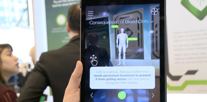 Seit September gibt es die Smart Cards-App von Bayer auch in Deutschland. Mit Augmented Reality soll sie Heilberufler in ihrer Beratung unterstützen und Patienten mit Herz-Kreislauf-Erkrankungen helfen.
